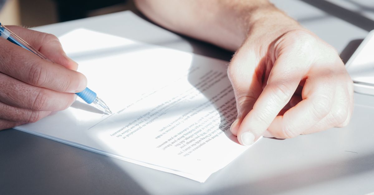 découvrez notre contrat d'assurance habitation adapté à vos besoins pour protéger votre maison et vos biens en toute sérénité.