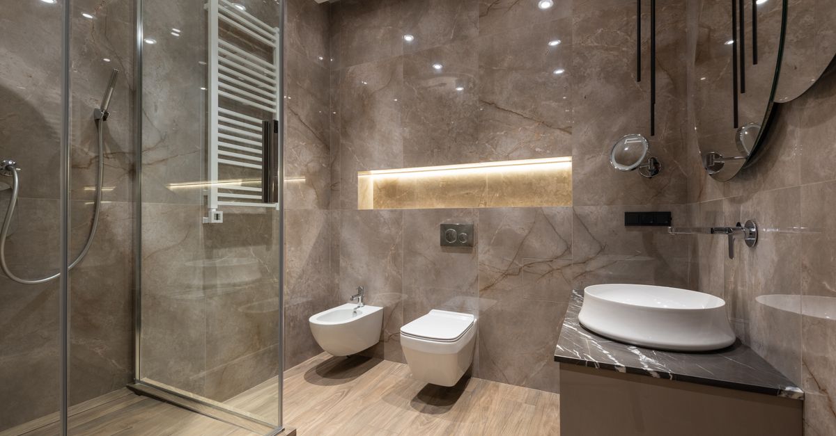 découvrez comment détartrer efficacement vos toilettes pour éliminer le calcaire et préserver leur bon fonctionnement. guide pratique et astuces simples.