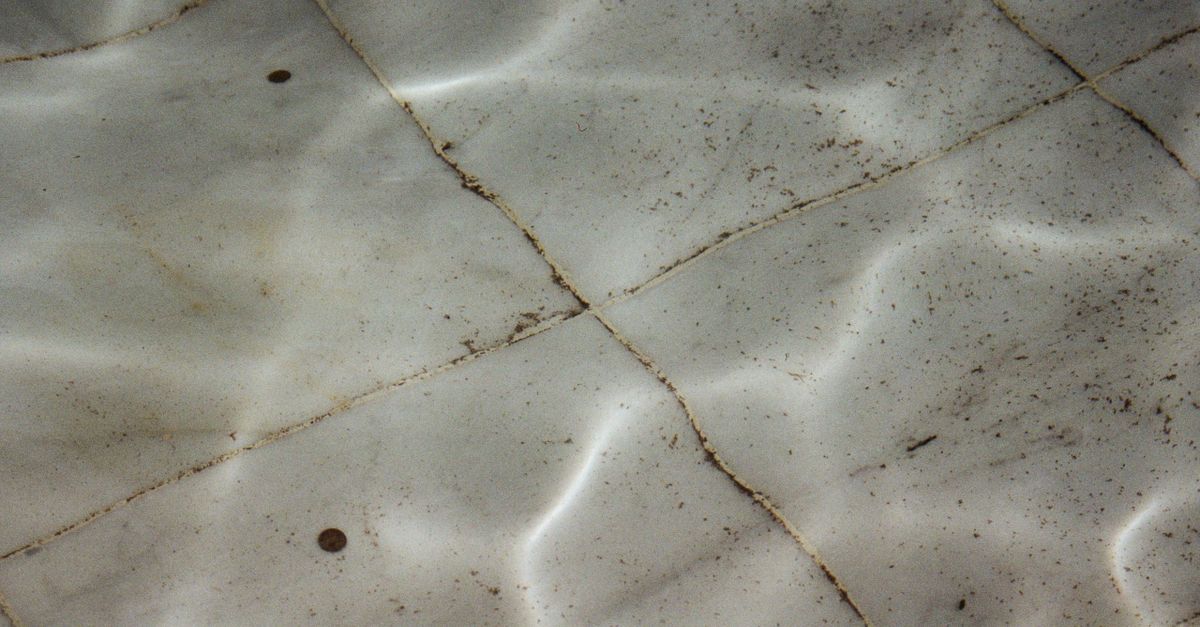 découvrez notre solution d'étanchéité pour joints de carrelage en époxy, offrant une protection durable contre l'eau et garantissant une finition impeccable et résistante.