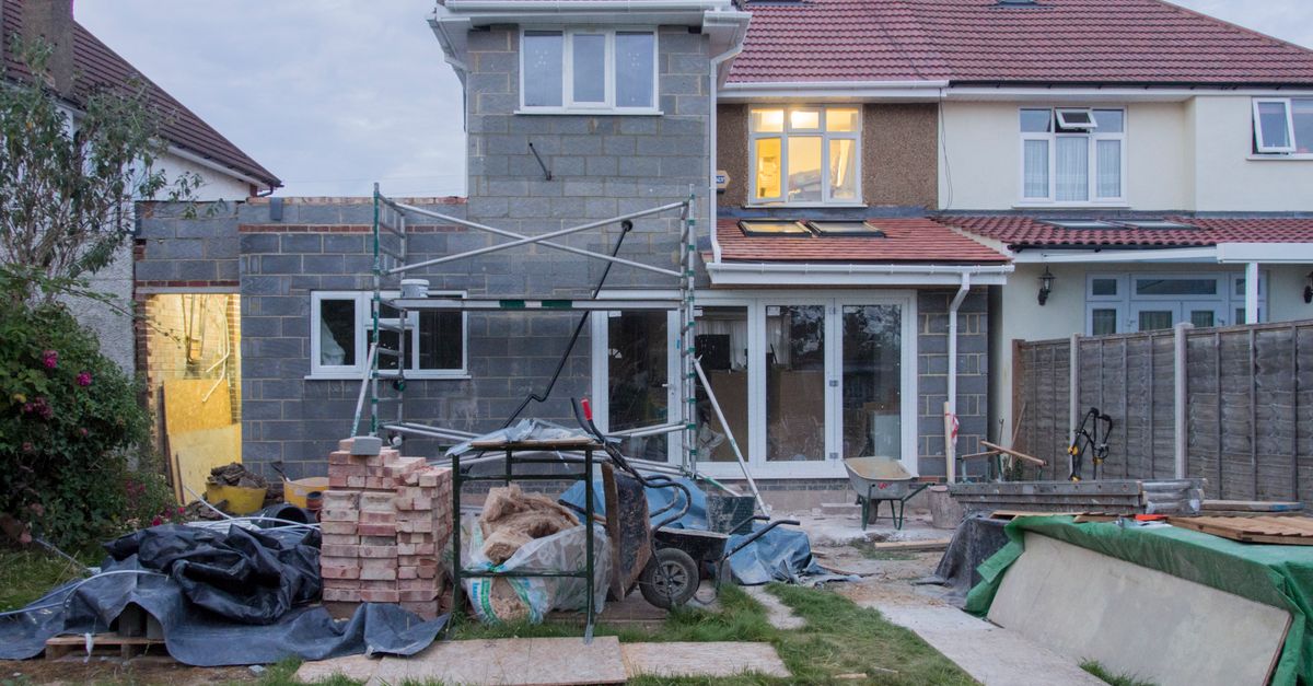 rénovation de pelouse : transformez votre jardin avec des solutions professionnelles pour une pelouse saine, verte et bien entretenue toute l'année.