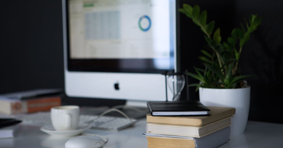 découvrez les meilleures plantes de bureau pour purifier l’air, apporter une touche de verdure et créer un espace de travail agréable.